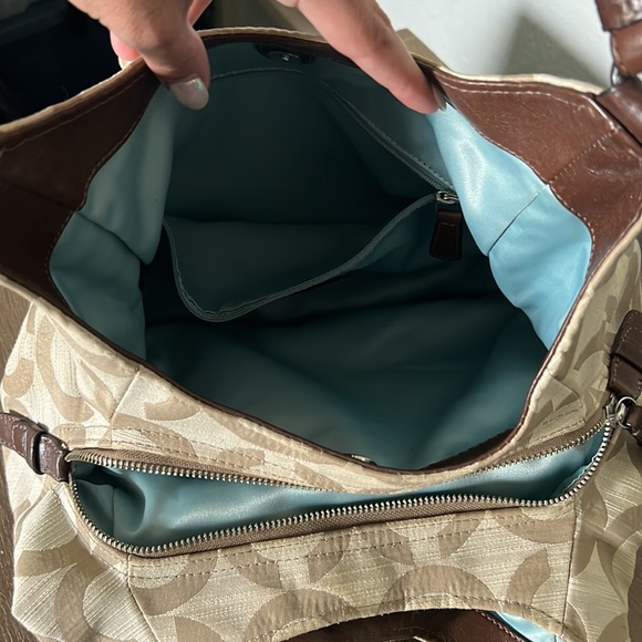 Coach Hobo Purse - Picture 4 of 5